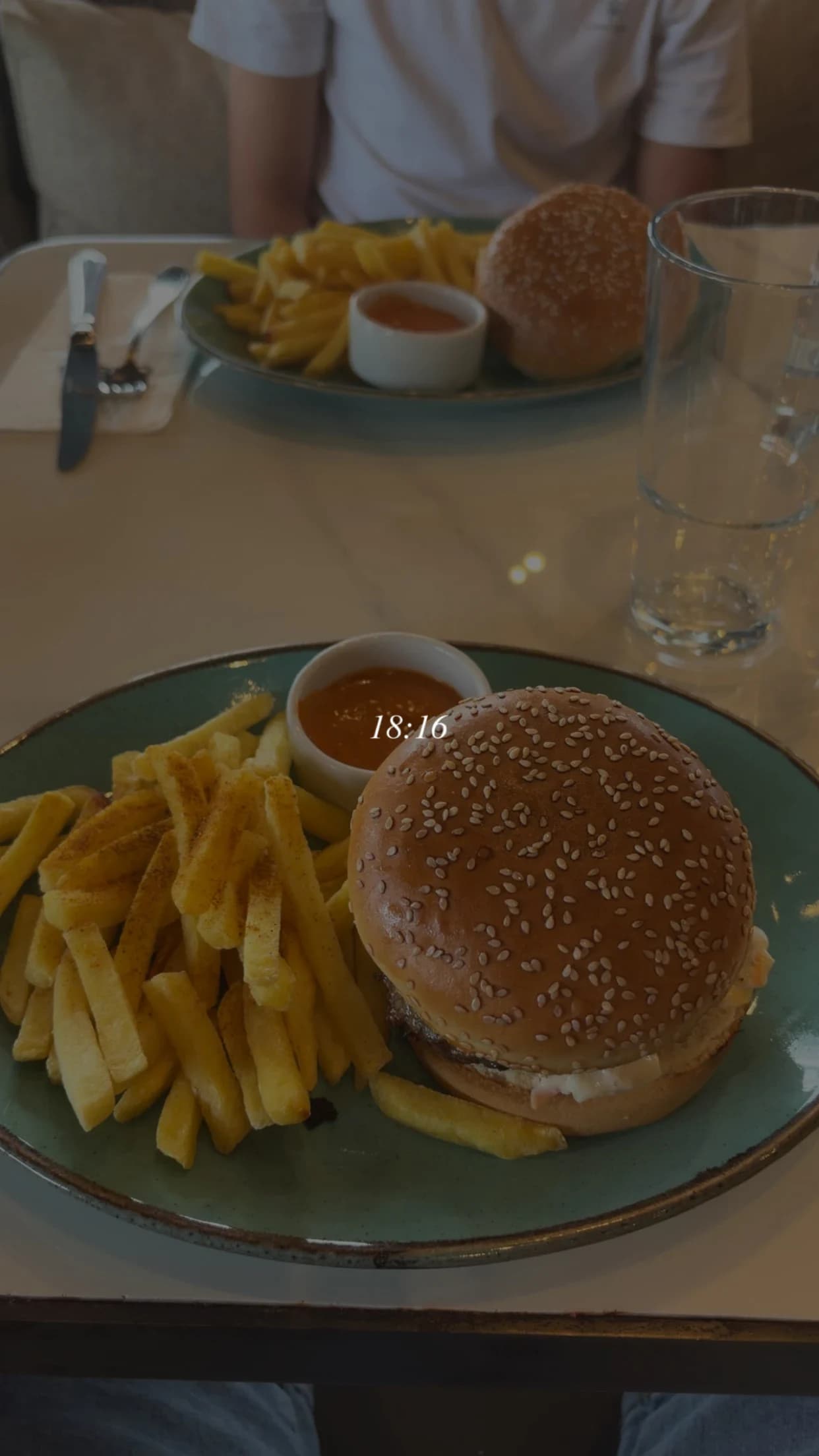 HAMBURGERERERRRR🍔🍔🍔